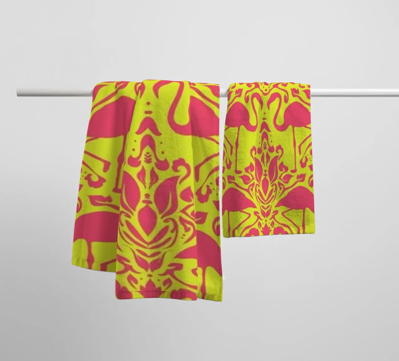 Flamingo Damask - yellow asciugamano da bagno da Jacqueline Maldonado