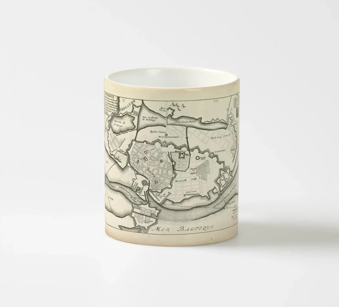Copenhagen, Denmark, 1726 tazza in ceramica da Artokoloro Quint Lox Ltd