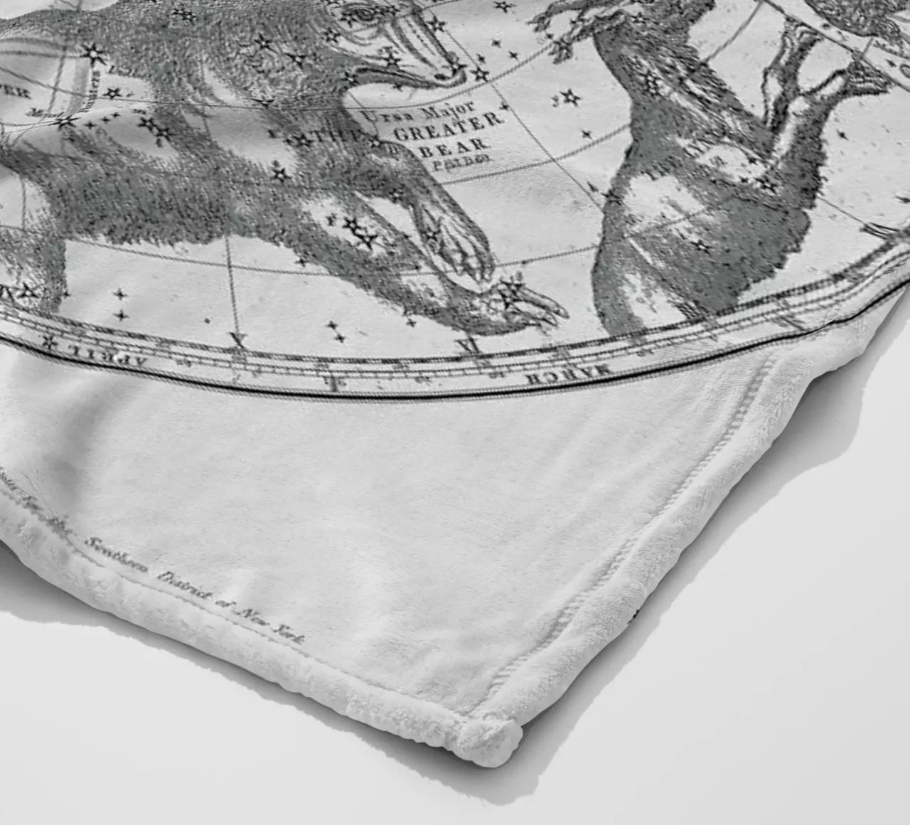 The Constellations coperta in pile da Astër
