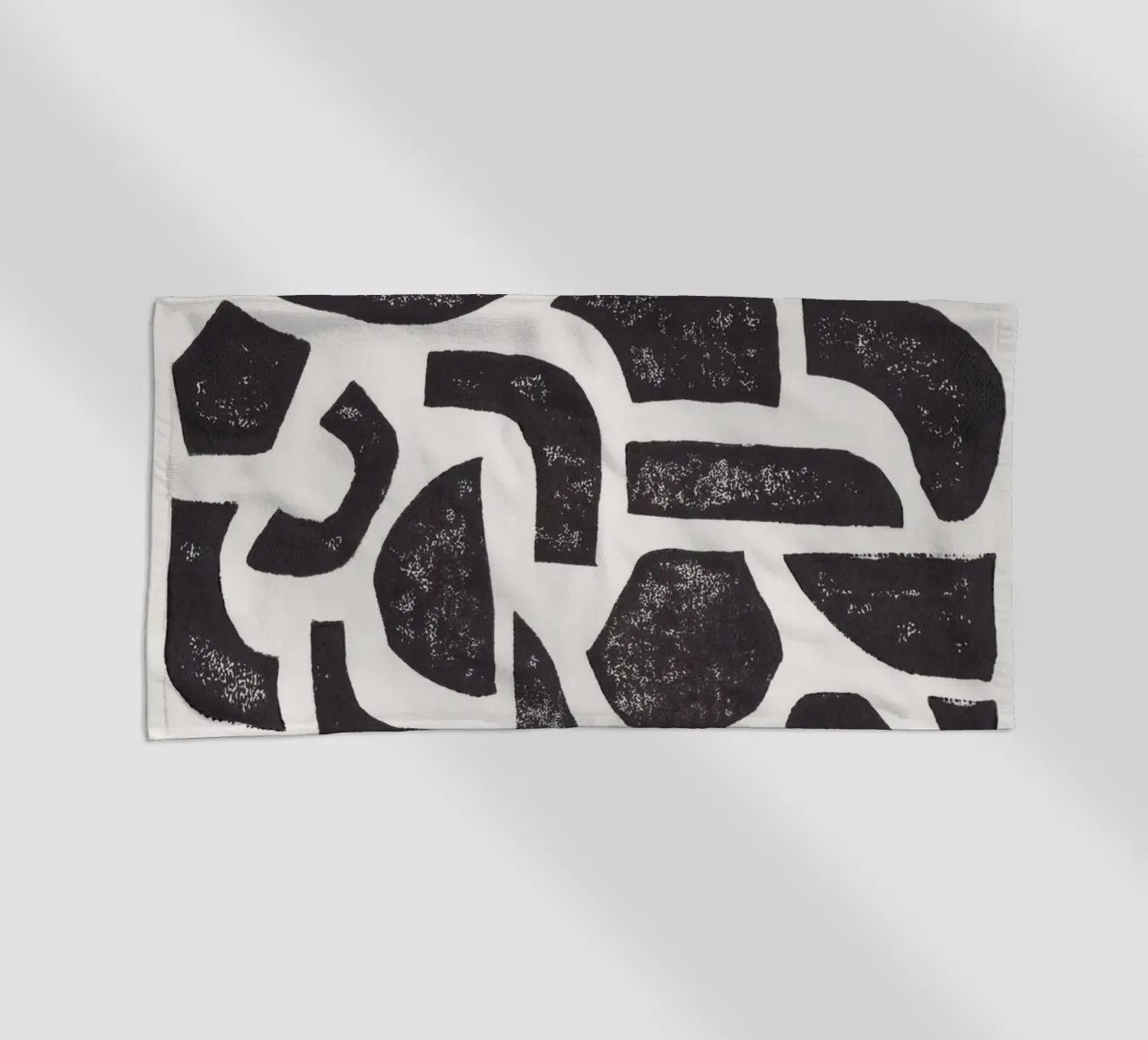Linosnede Abstract #3 strandhanddoek van Alisa Galitsyna