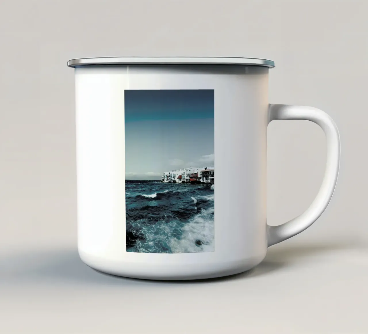 Wild Sea Waves tazza in smalto da Sebastian Hilgetag