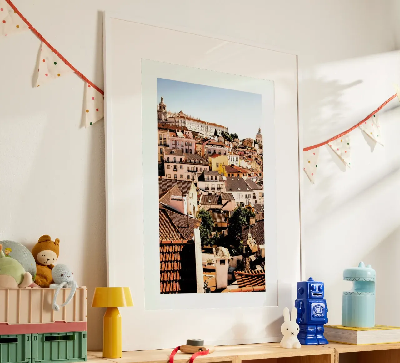 Lisbon poster con telaio in plastica da METROPOLIS
