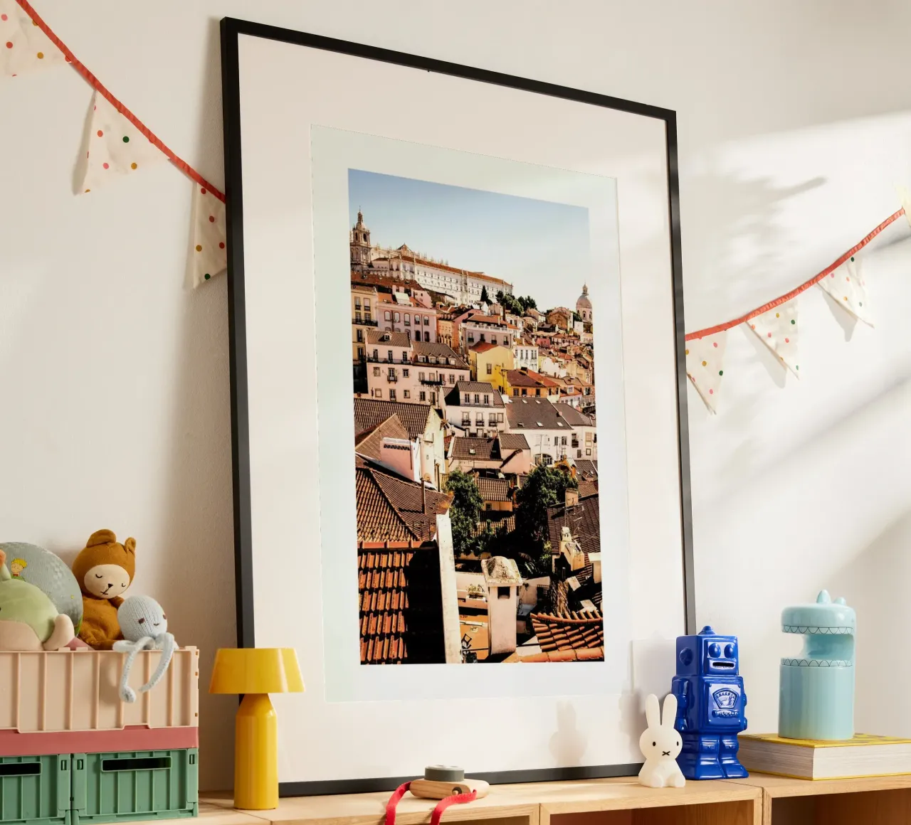 Lisbon poster con telaio in plastica da METROPOLIS