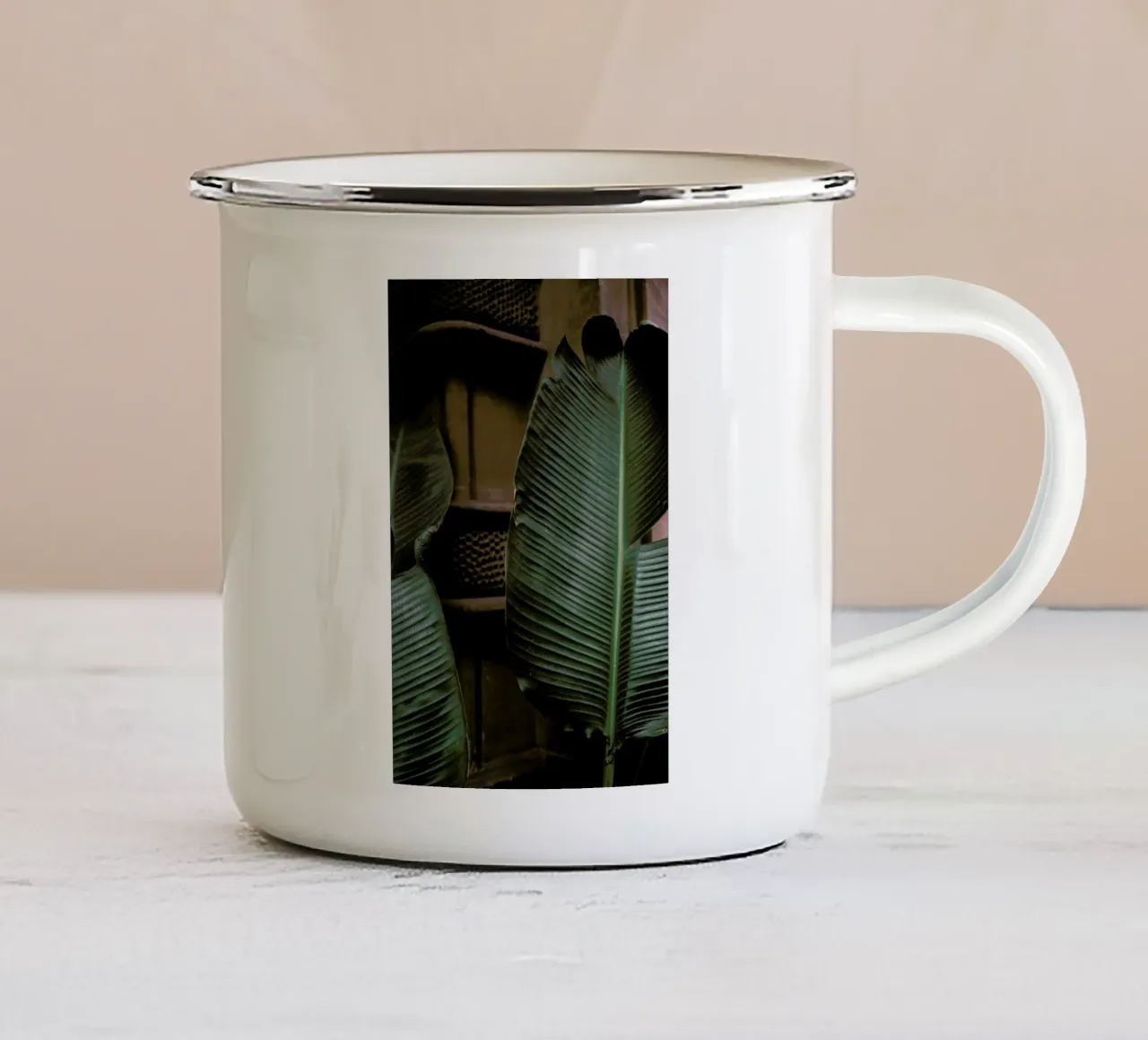 Leaves in Barcelona tazza in smalto da Sebastian Hilgetag