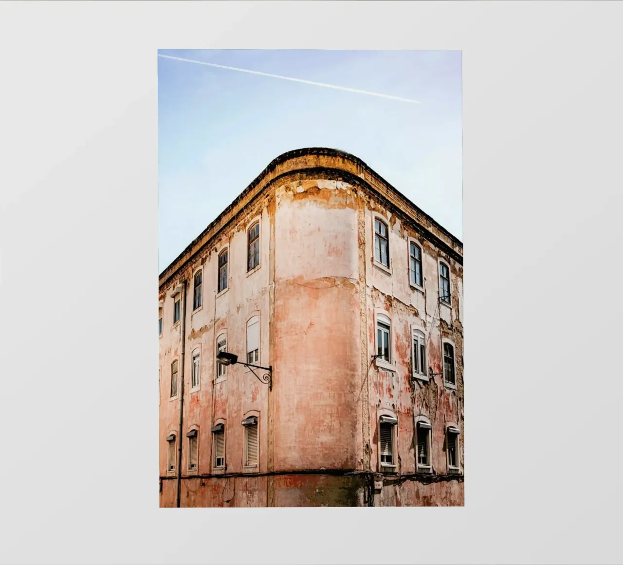 Shabby Chic Building pellicola backlit da EyeEm Mobile GmbH
