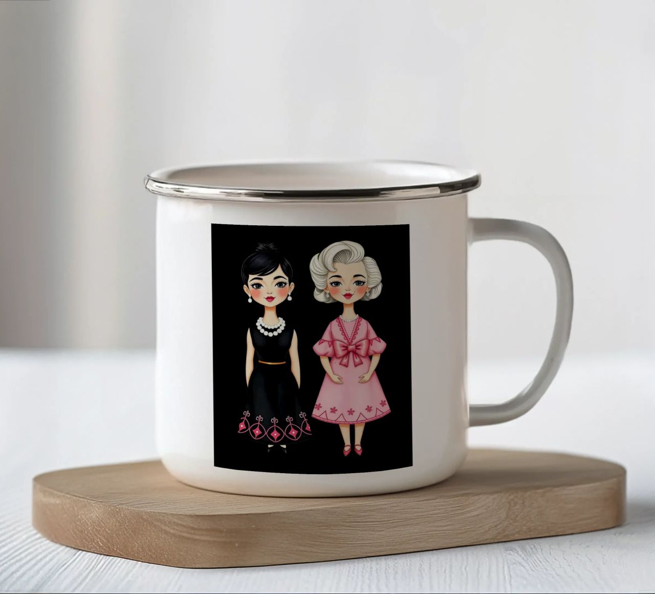 Marilyn Monroe con Audrey Hepburn tazza in smalto da COLLEEN CRAFTS