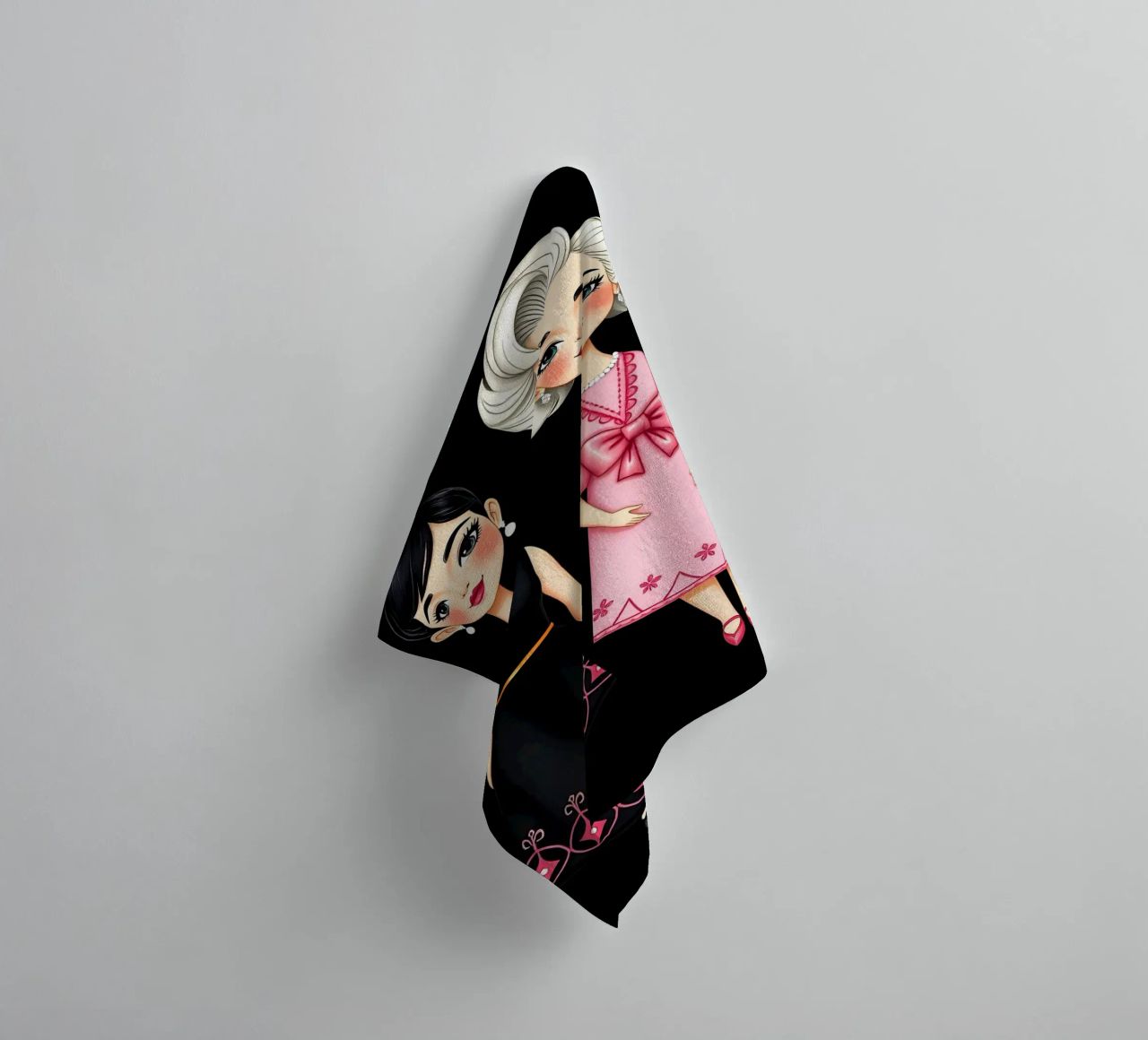Marilyn Monroe con Audrey Hepburn toalla de baño de COLLEEN CRAFTS