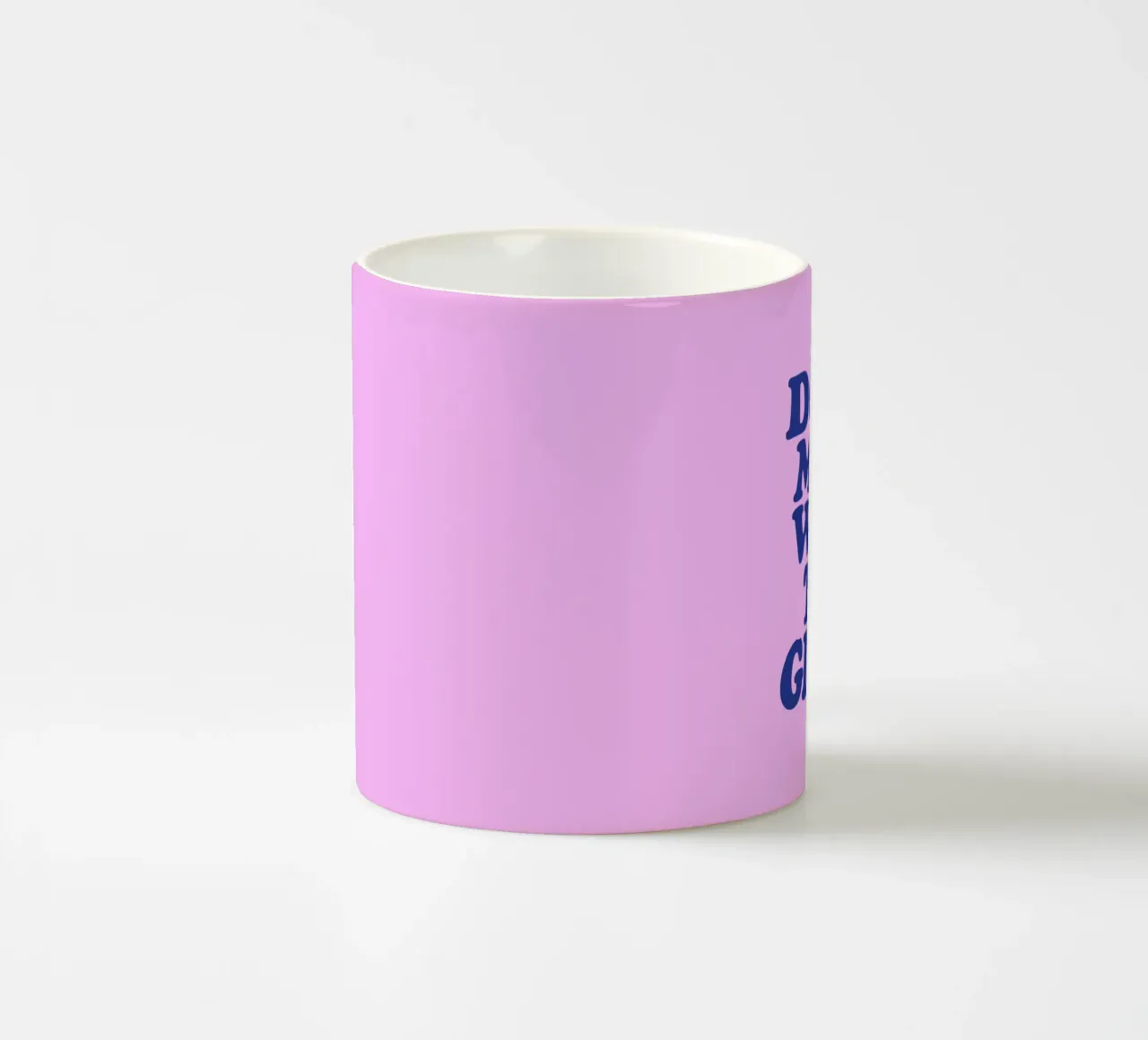 Don't Mess With the Girls Design retrò femminista e autorevole tazza in ceramica da THE MOTIVATED TYPE