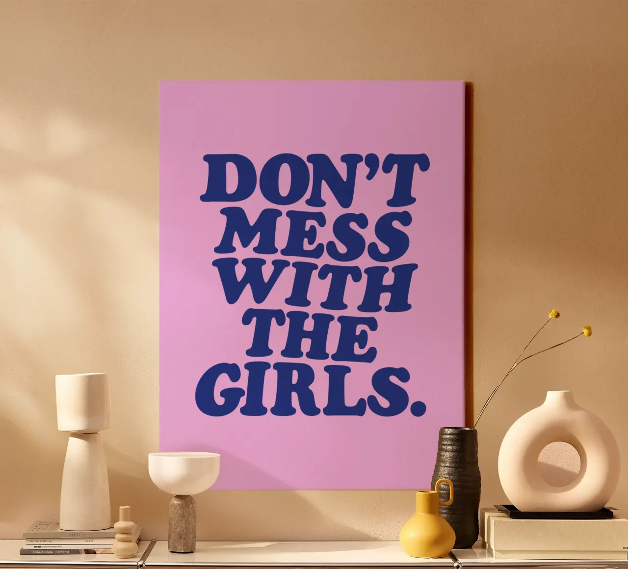 Don't Mess With the Girls Design retrò femminista e autorevole tela con Cornice a cassetta da THE MOTIVATED TYPE