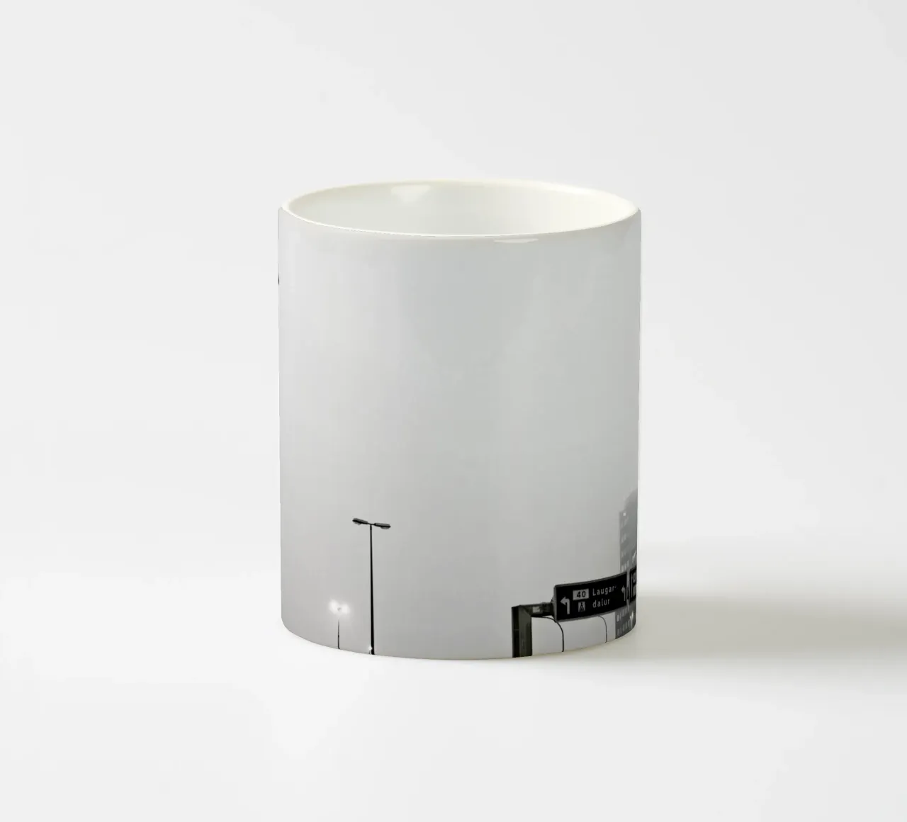 Reykjavík in the mist tazza in ceramica da Nur Mut