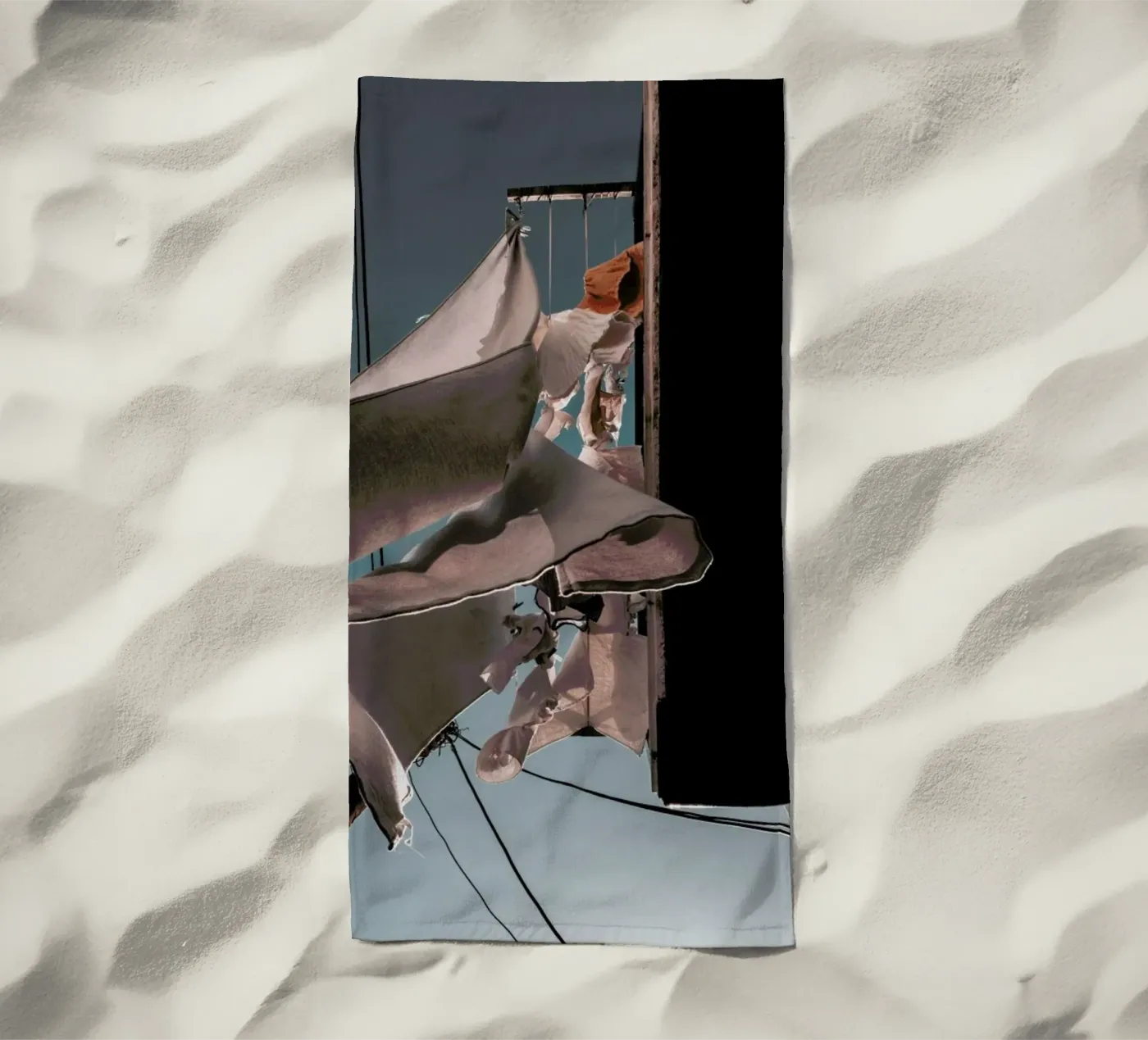 Drying Clothes telo mare da Sebastian Hilgetag