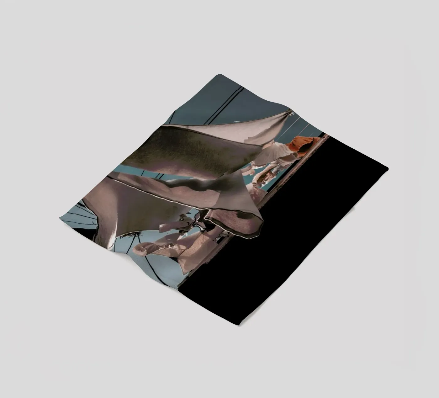 Drying Clothes fleecedeken van Sebastian Hilgetag