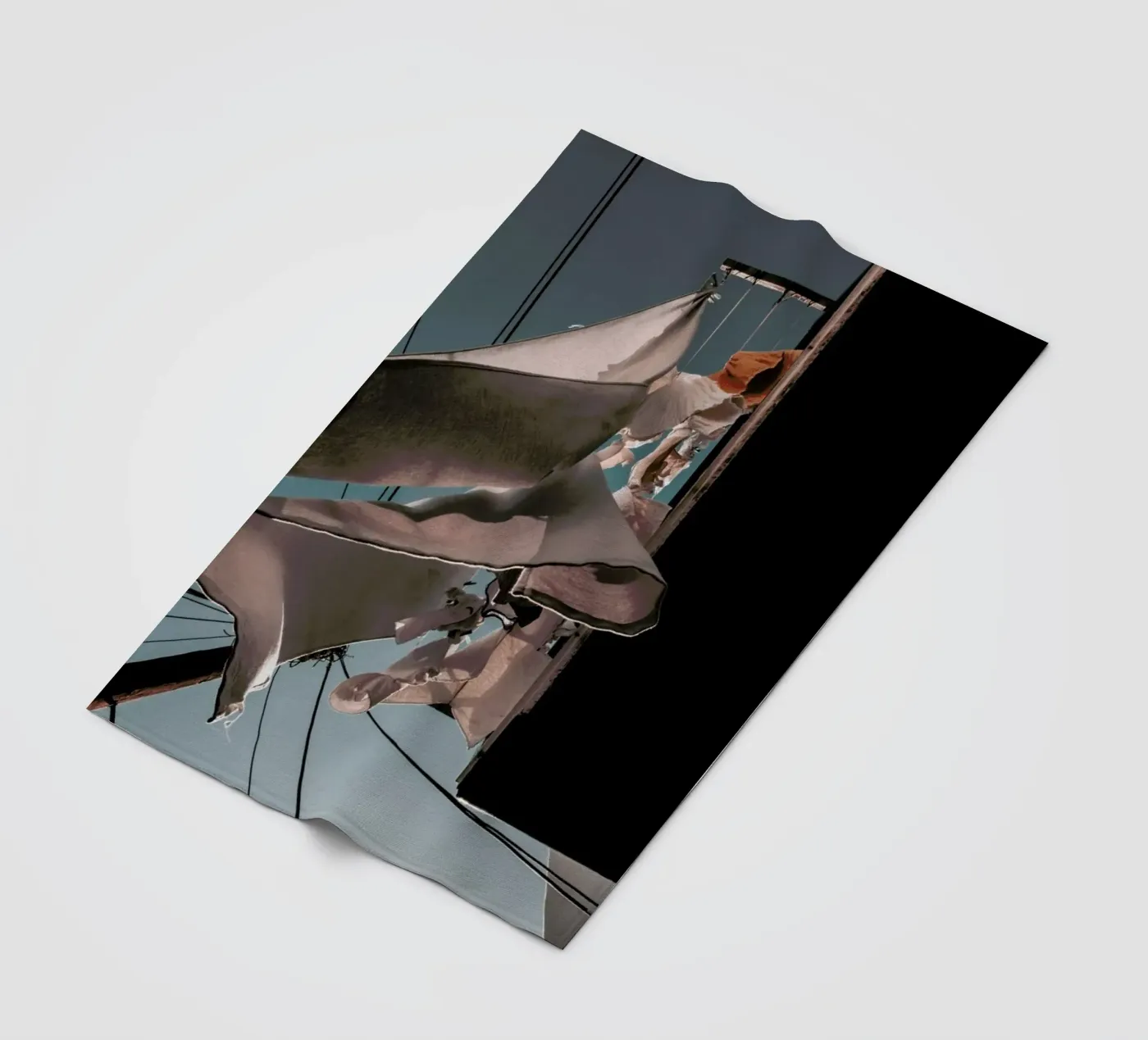 Drying Clothes fleecedeken van Sebastian Hilgetag