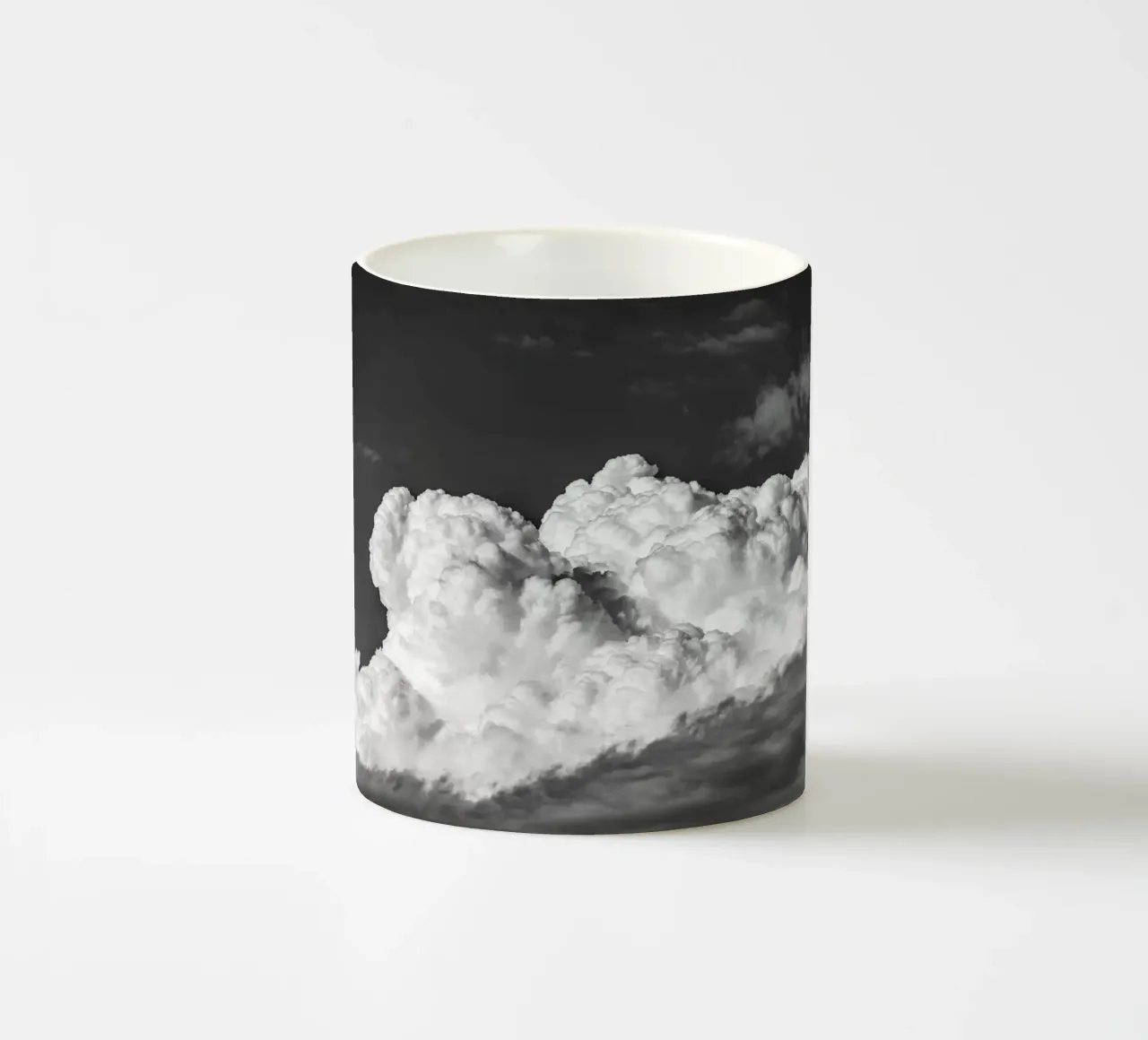 Movimento nel cielo #2 tazza in ceramica da rafael campezato