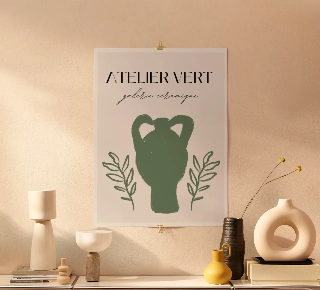 Vaso in ceramica poster con telaio in plastica da Studio Remiér