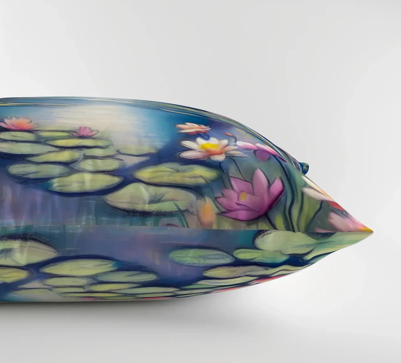 Stagno con ninfee in stile Monet cuscino da ARTOMATIC