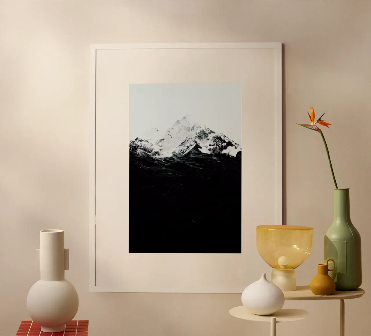 Those Waves Were Like Mountains poster con telaio in plastica da Róbert Farkas