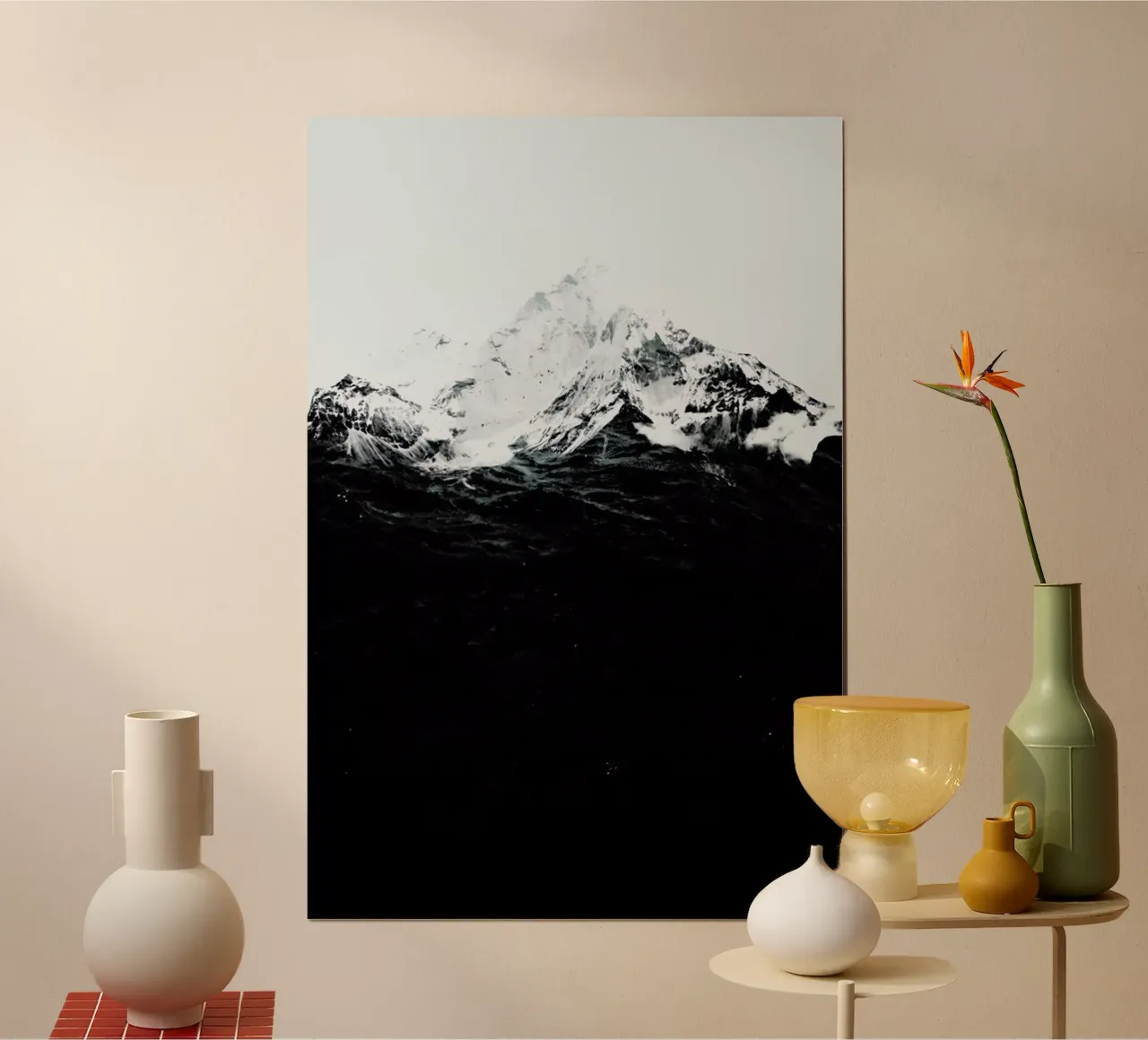 Those Waves Were Like Mountains poster con telaio in plastica da Róbert Farkas