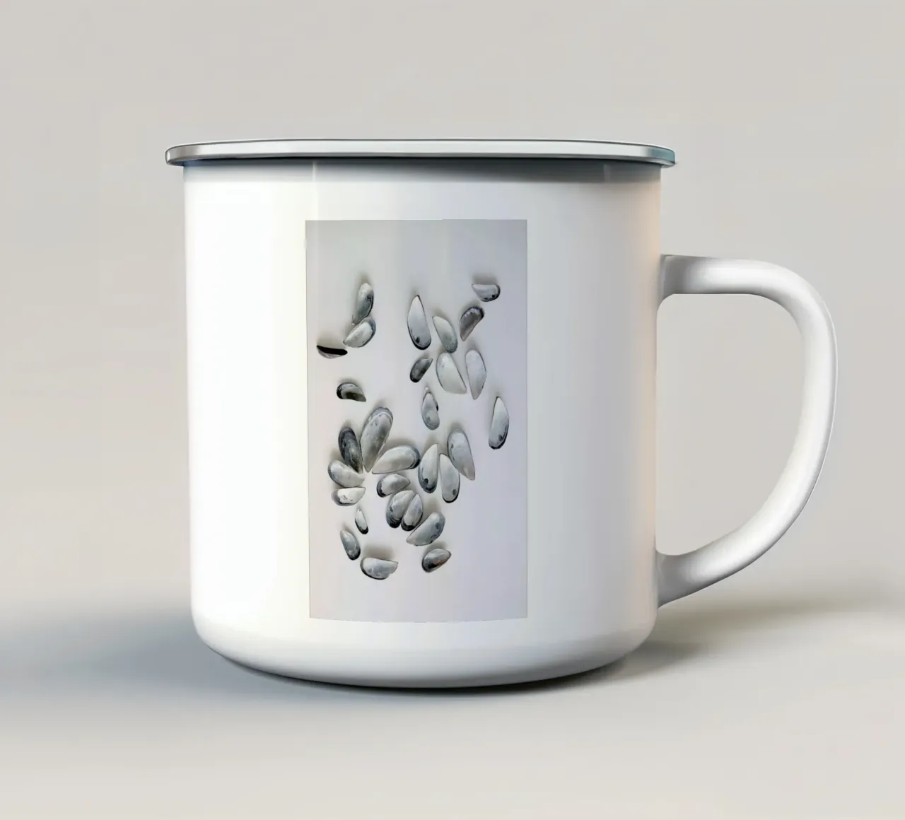Memories of the Sea II tazza in smalto da Studio Nahili