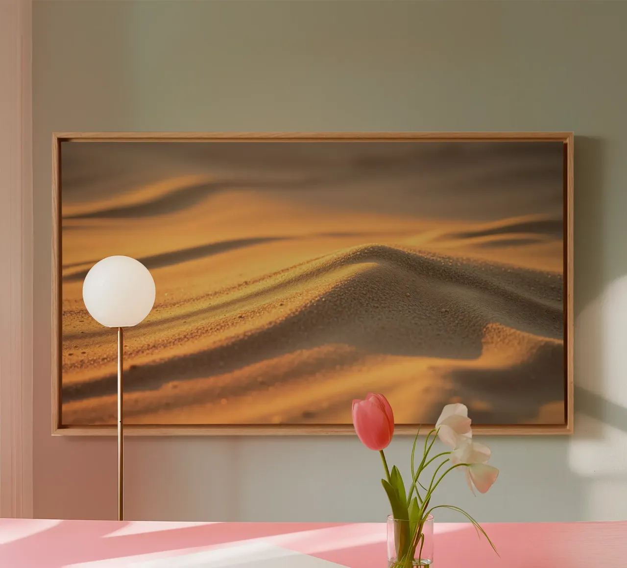 Atemberaubendes Design mit sandigen Texturen, die das Sonnenlicht reflektieren Leinwand mit Schattenfugenrahmen von DesignDoodle