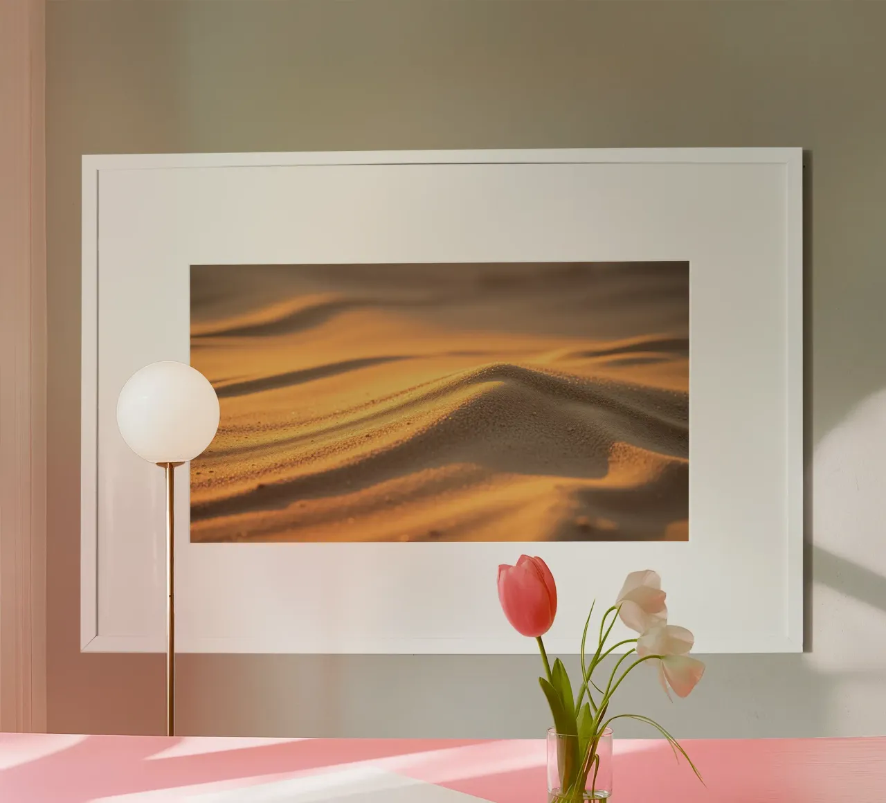 Atemberaubendes Design mit sandigen Texturen, die das Sonnenlicht reflektieren Hahnemühle von DesignDoodle