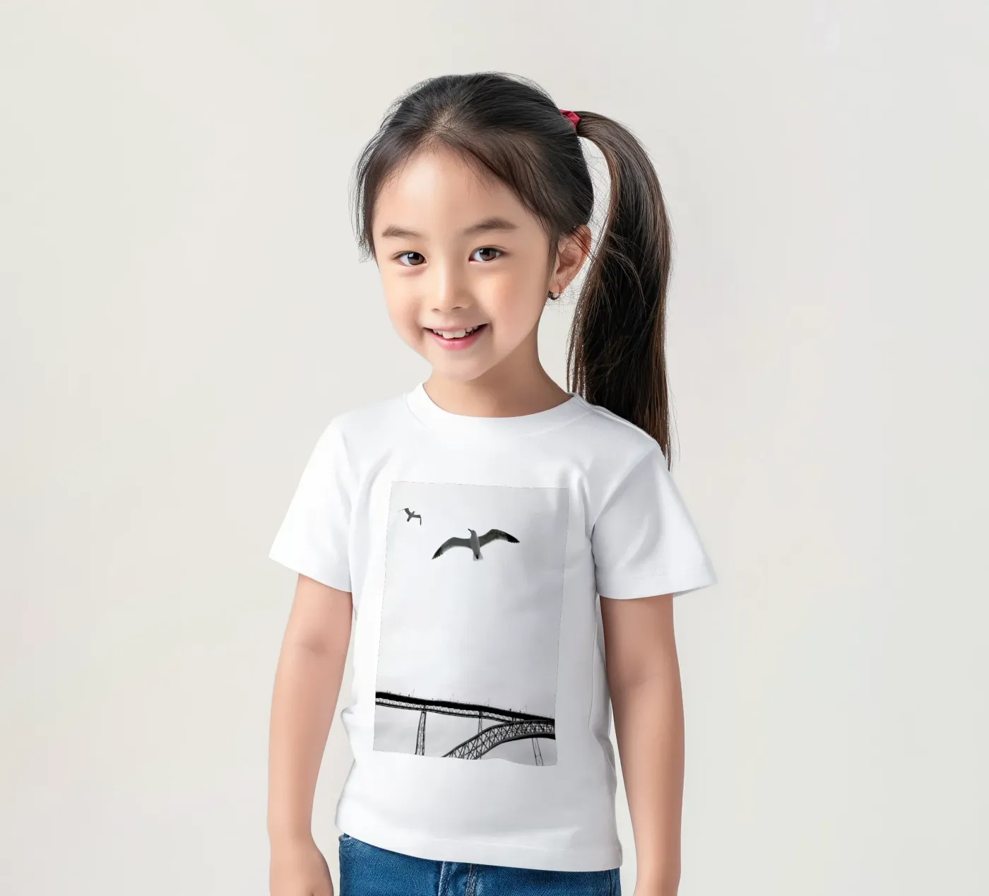 Perspective Kinder T-Shirt von Sebastian Hilgetag