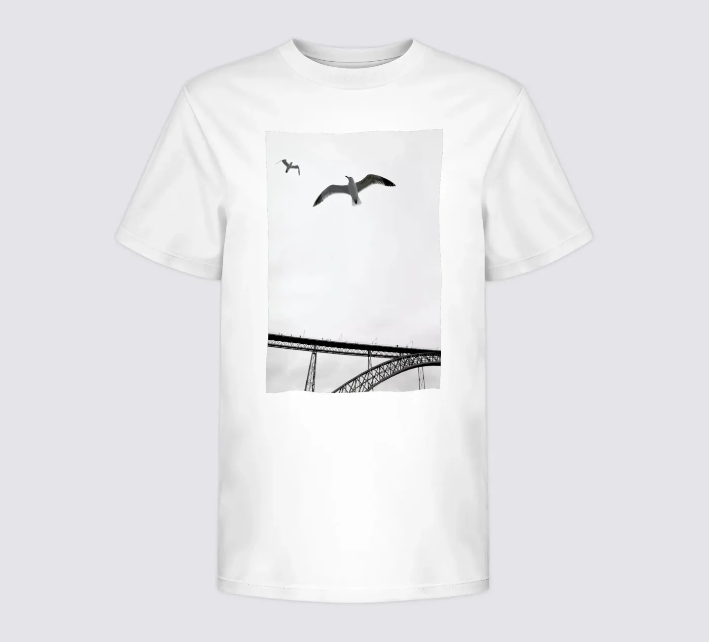 Perspective Kinder T-Shirt von Sebastian Hilgetag