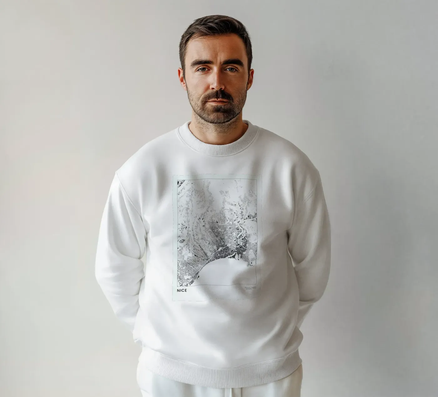 Nice felpa da The Cartography Collection