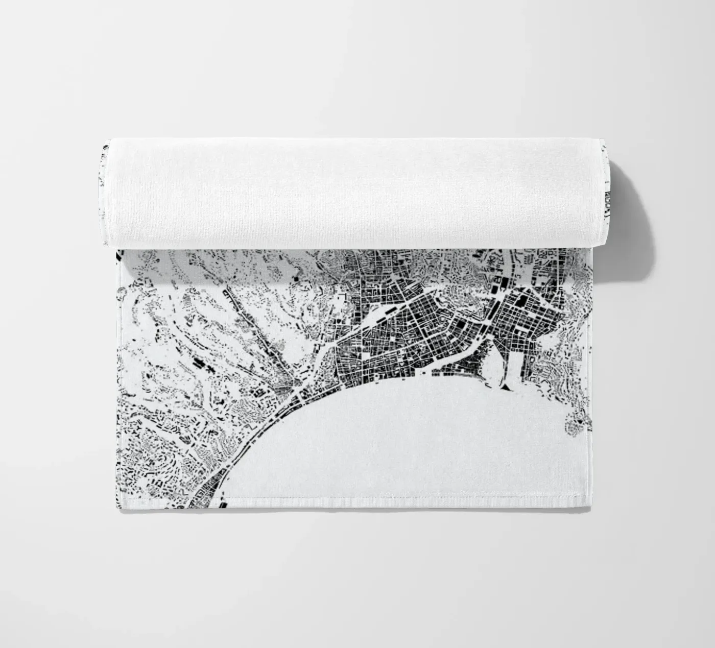 Nice Strandtuch von The Cartography Collection
