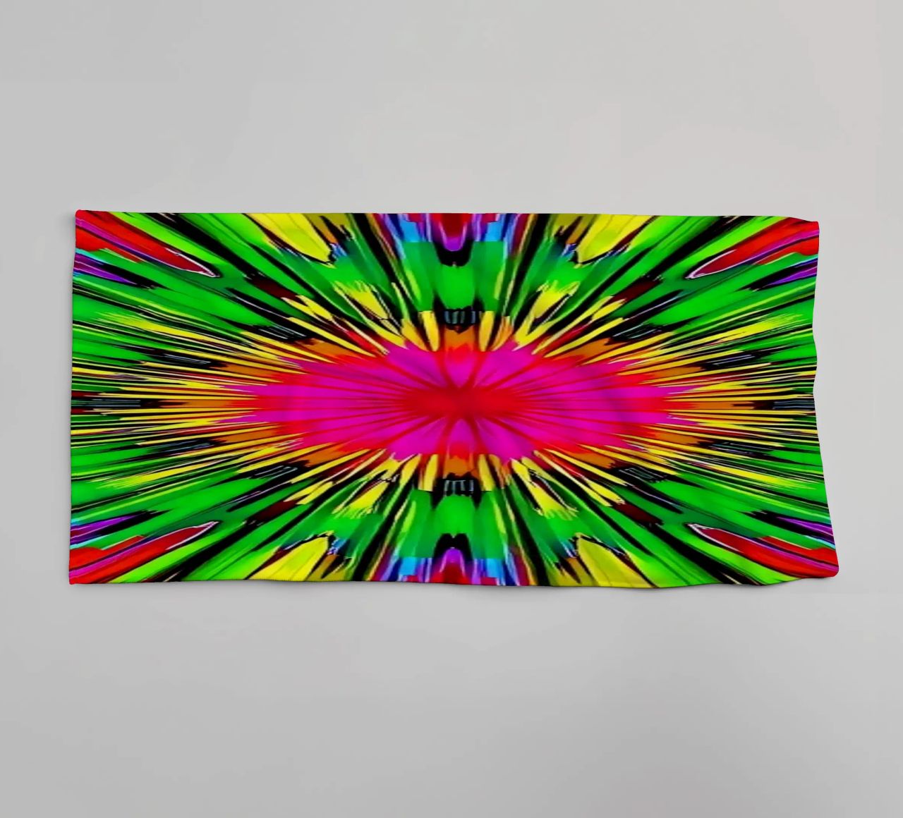 Dessin abstrait vibrant avec un motif radial éclatant de couleurs serviette de bain de DesignDoodle