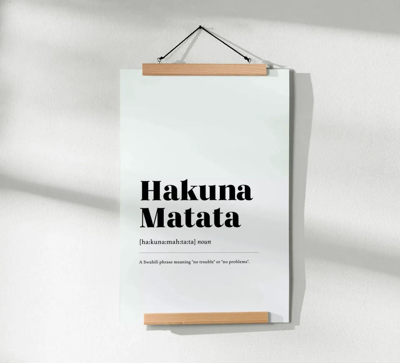 Hakuna Matata poster con telaio in legno da daylight design studio