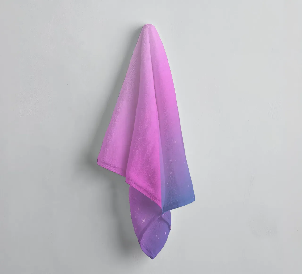 arrière-plan avec des couleurs dégradées et des éléments scintillants serviette de bain de DesignDoodle