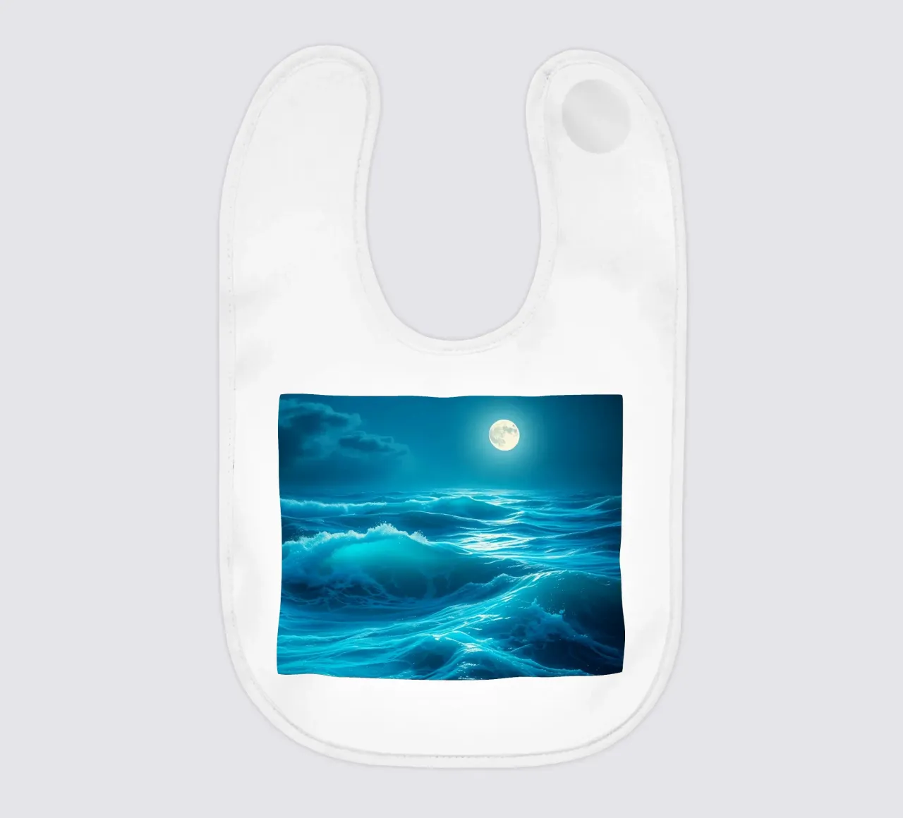 l'oceano illuminato dalla luna che riflette le onde blu sotto la notte bavaglino da DesignDoodle