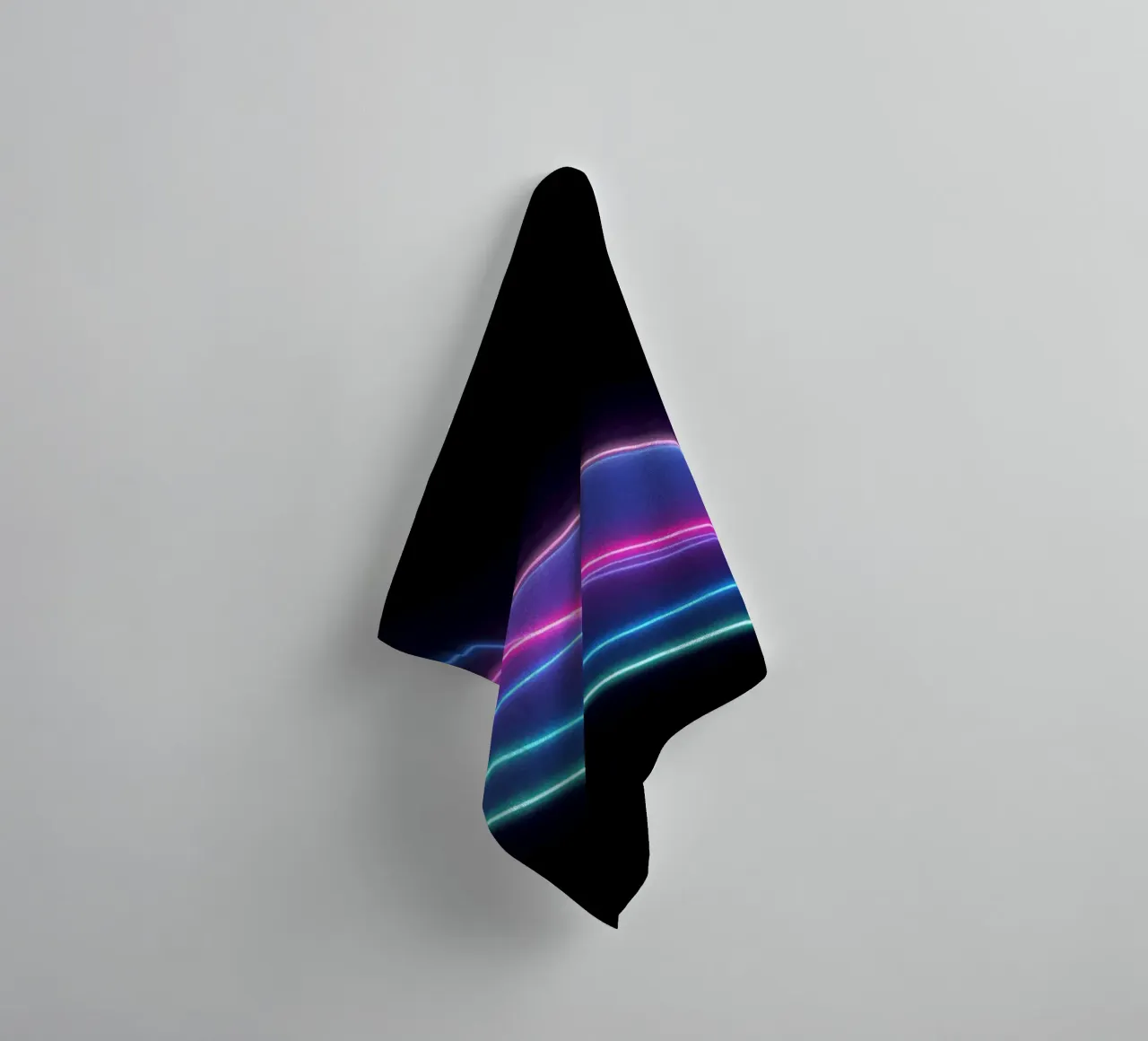 fond abstrait avec des lignes colorées et fluides, des vagues serviette de bain de DesignDoodle