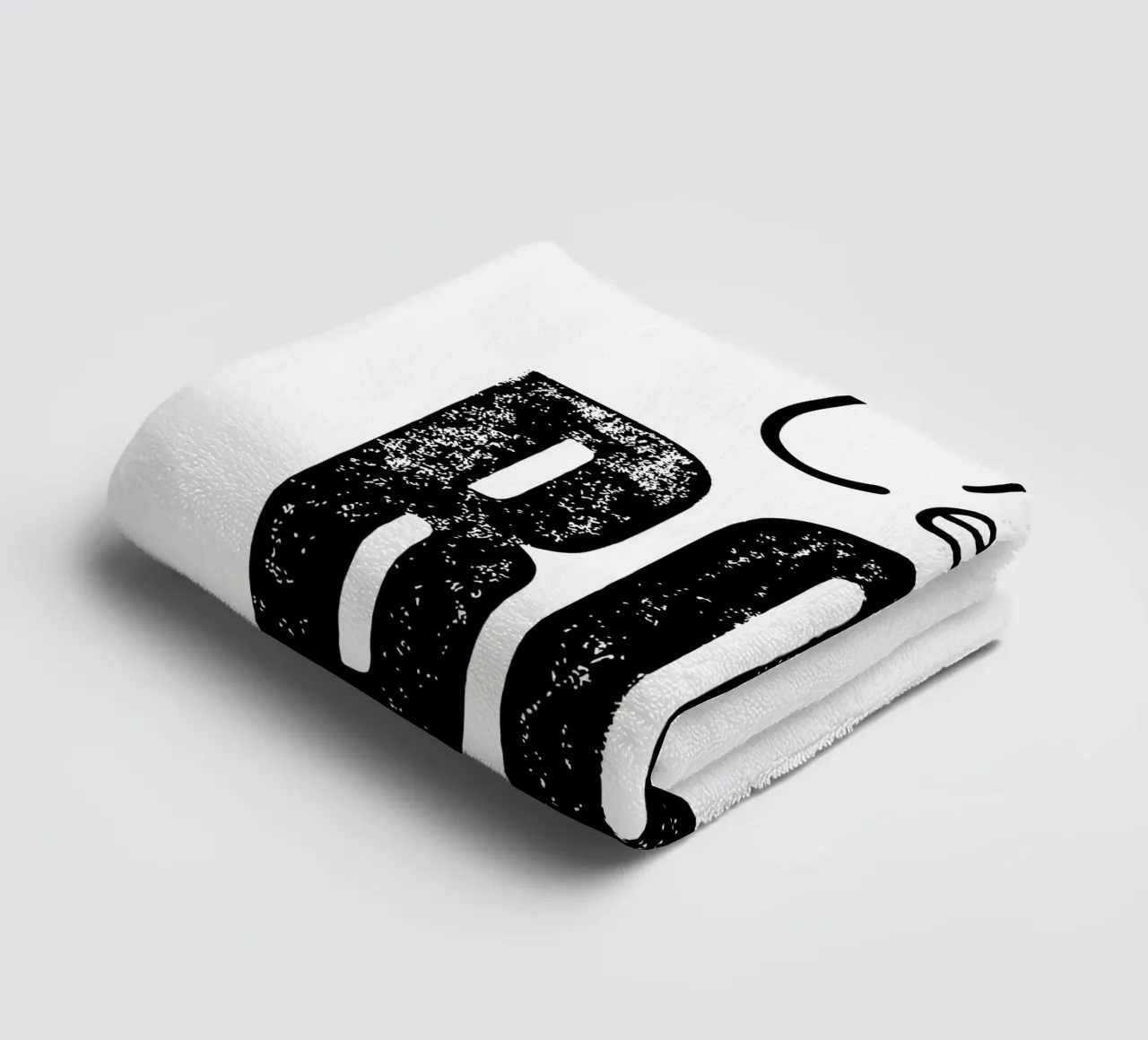 C'est Bon Design tipografico francese in bianco e nero asciugamano da bagno da THE MOTIVATED TYPE