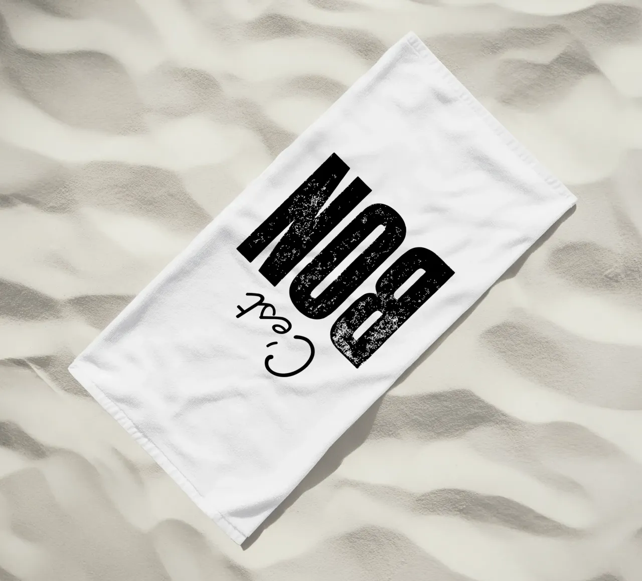 C'est Bon Design tipografico francese in bianco e nero telo mare da THE MOTIVATED TYPE