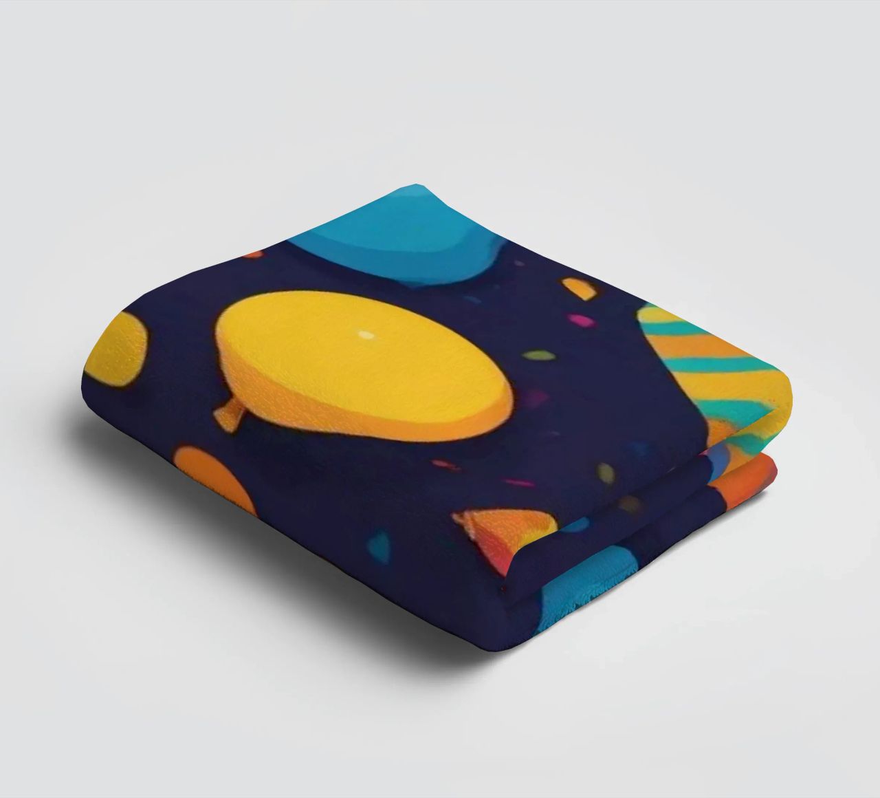 Buntes abstraktes Design mit Luftballons, Konfetti Handtuch von DesignDoodle