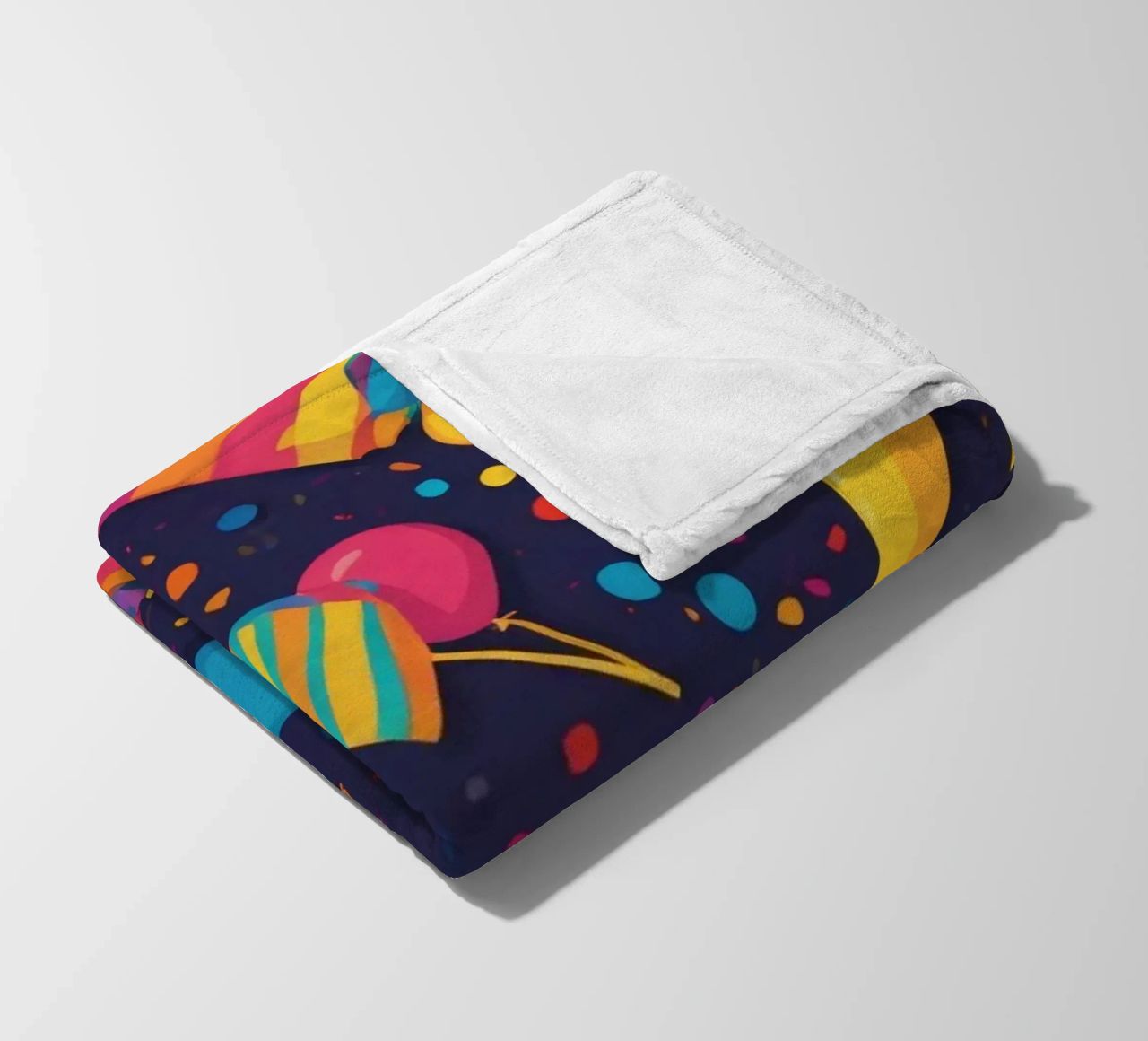 Buntes abstraktes Design mit Luftballons, Konfetti Fleecedecke von DesignDoodle