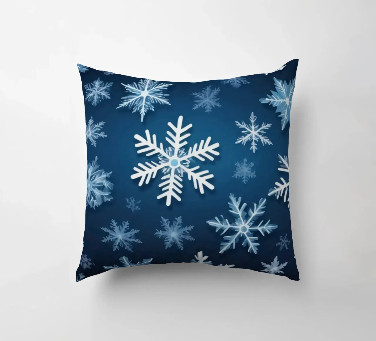 sfondo blu con vari intricati fiocchi di neve cuscino da DesignDoodle