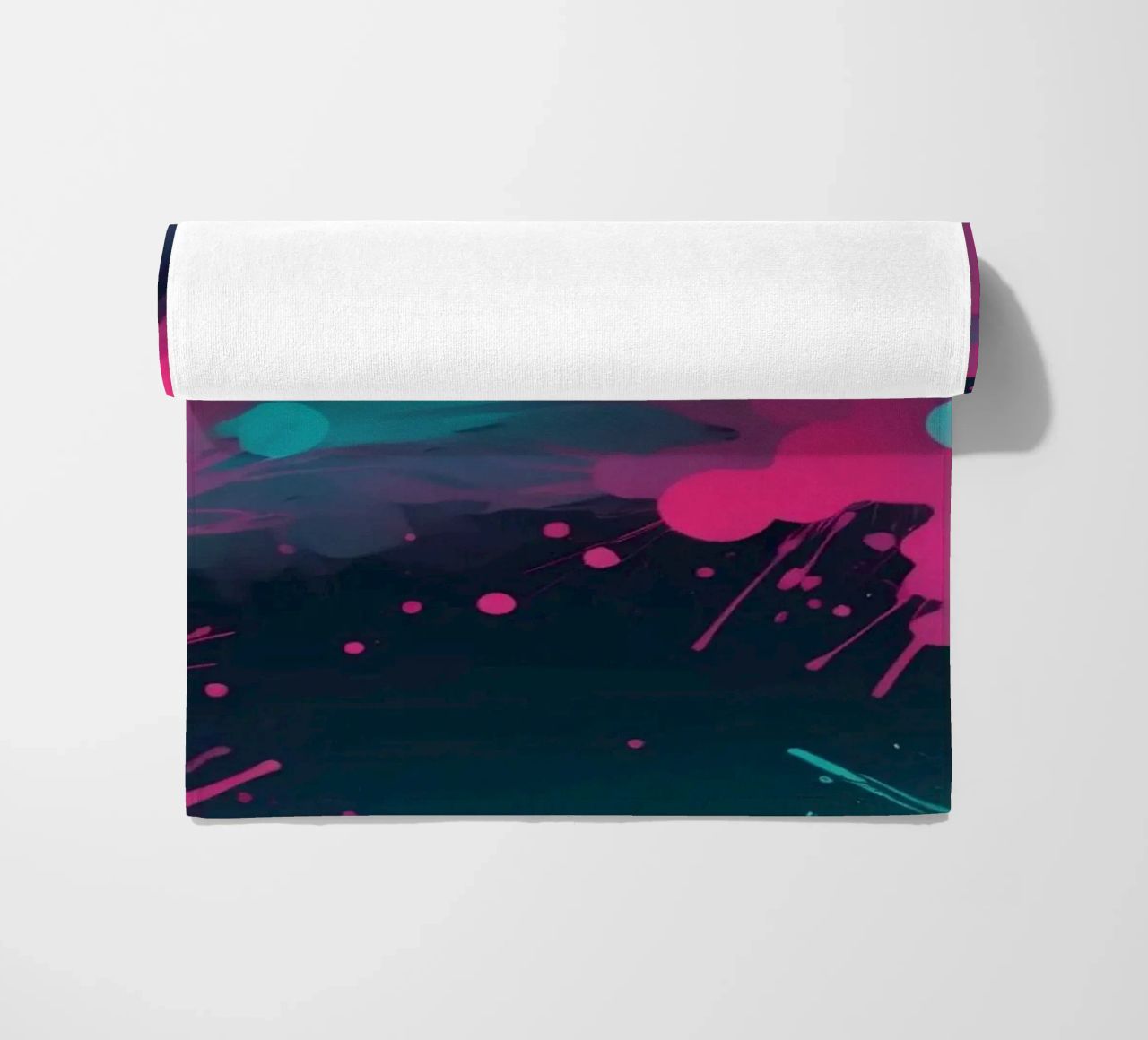 design astratto con colori vivaci e forme fluide telo mare da DesignDoodle