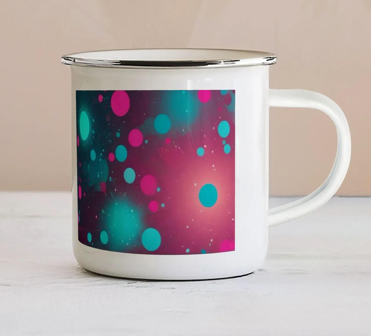 Vibrante design astratto con cerchi e raggi dinamici. tazza in smalto da DesignDoodle