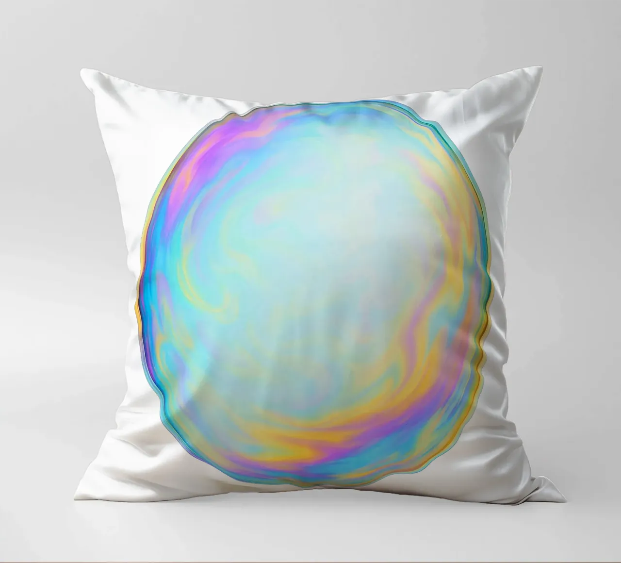 Bolla di sapone colorata e iridescente cuscino da Katja Stehle Design
