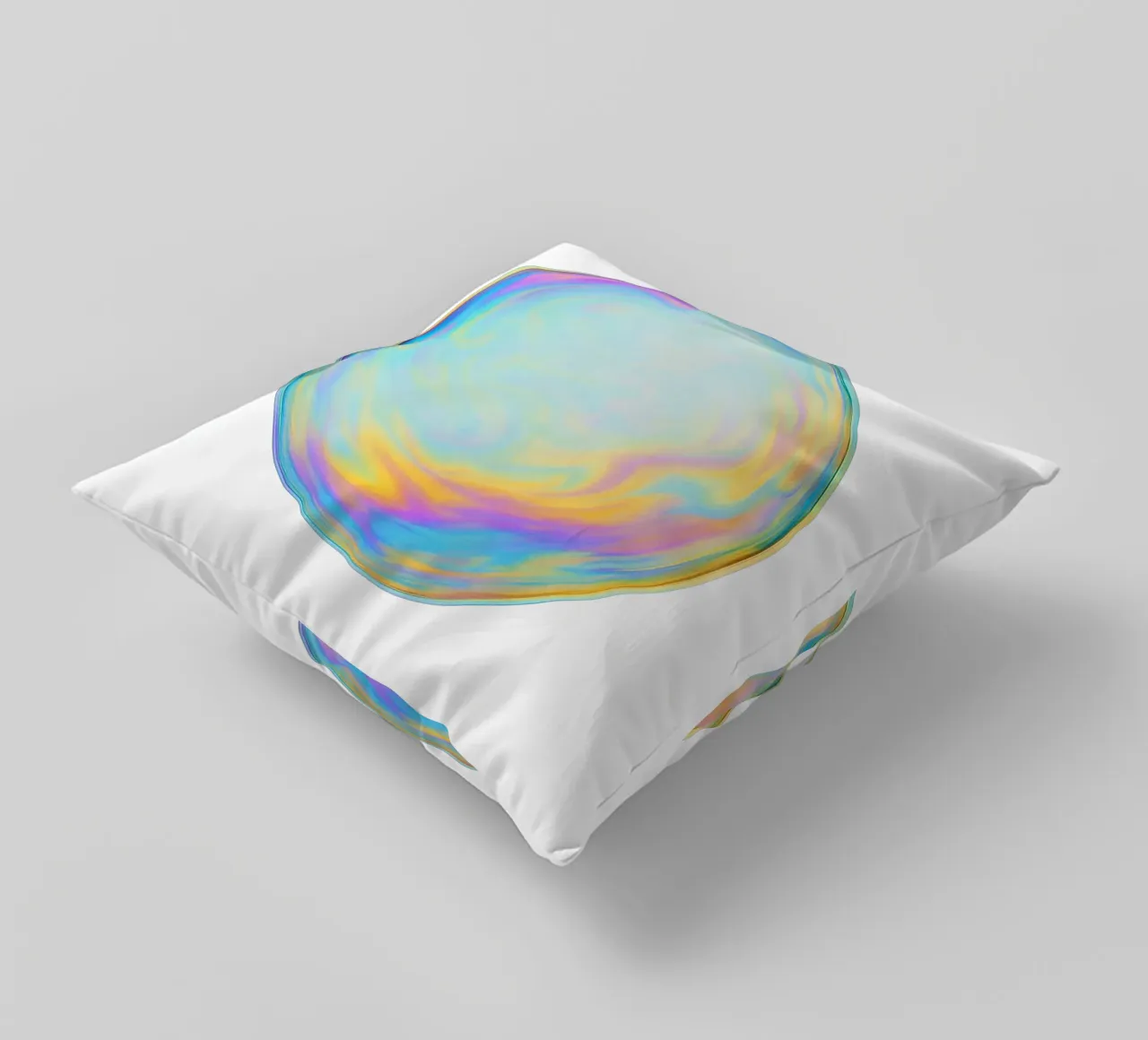 Bolla di sapone colorata e iridescente cuscino da Katja Stehle Design
