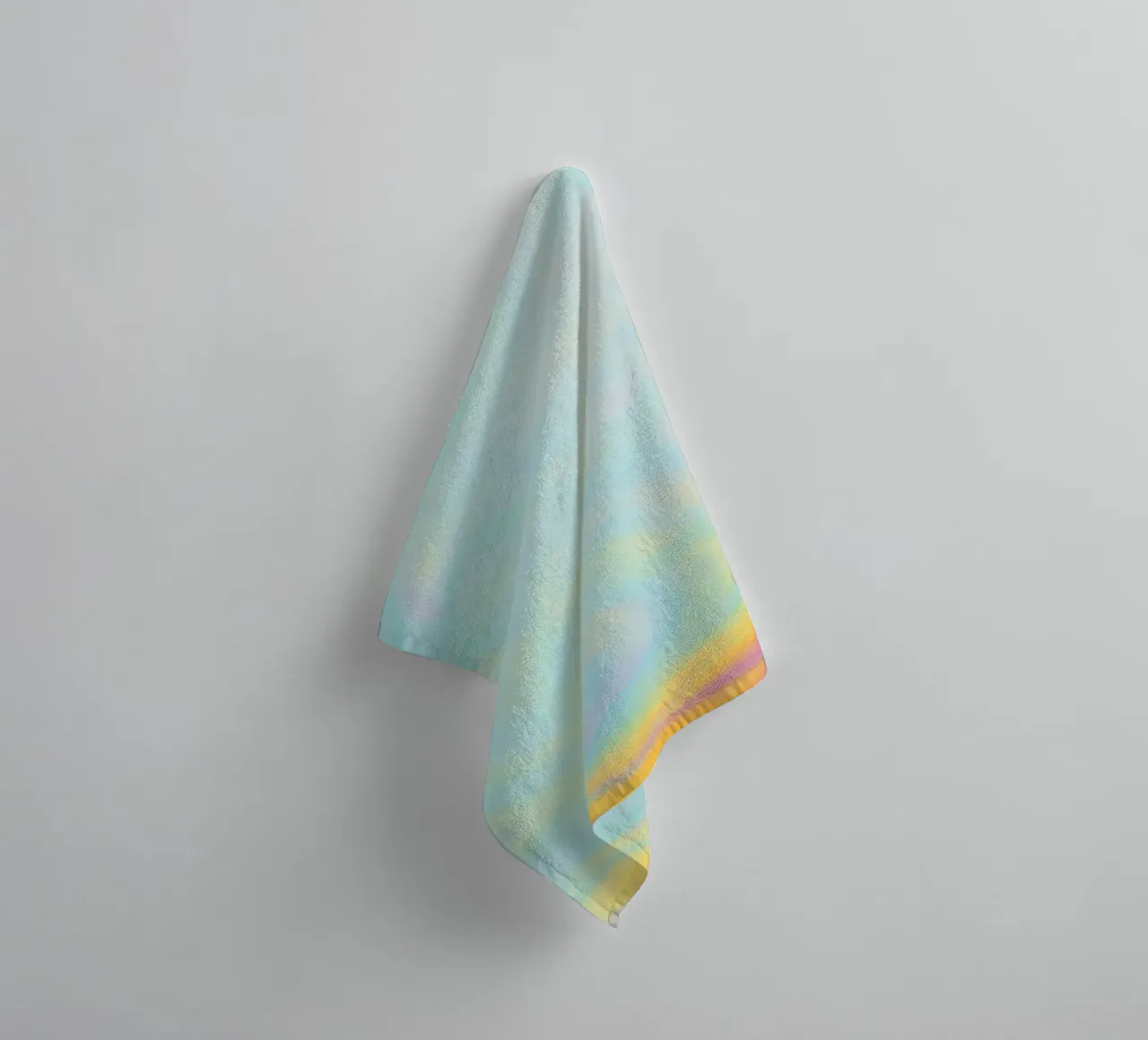 Bolla di sapone colorata e iridescente asciugamano da bagno da Katja Stehle Design