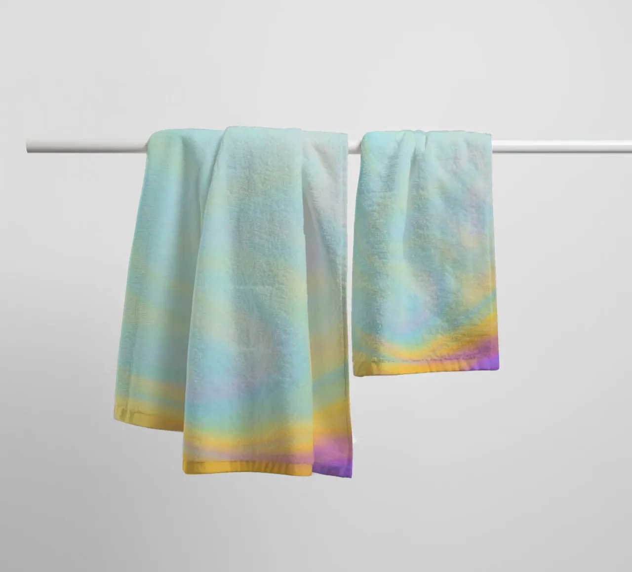 Bolla di sapone colorata e iridescente asciugamano da bagno da Katja Stehle Design