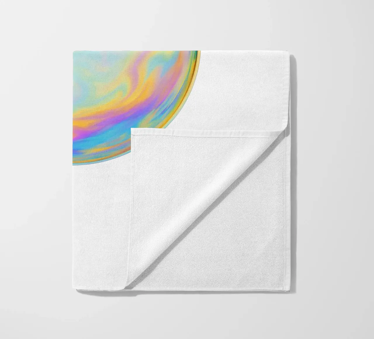 Bolla di sapone colorata e iridescente telo mare da Katja Stehle Design