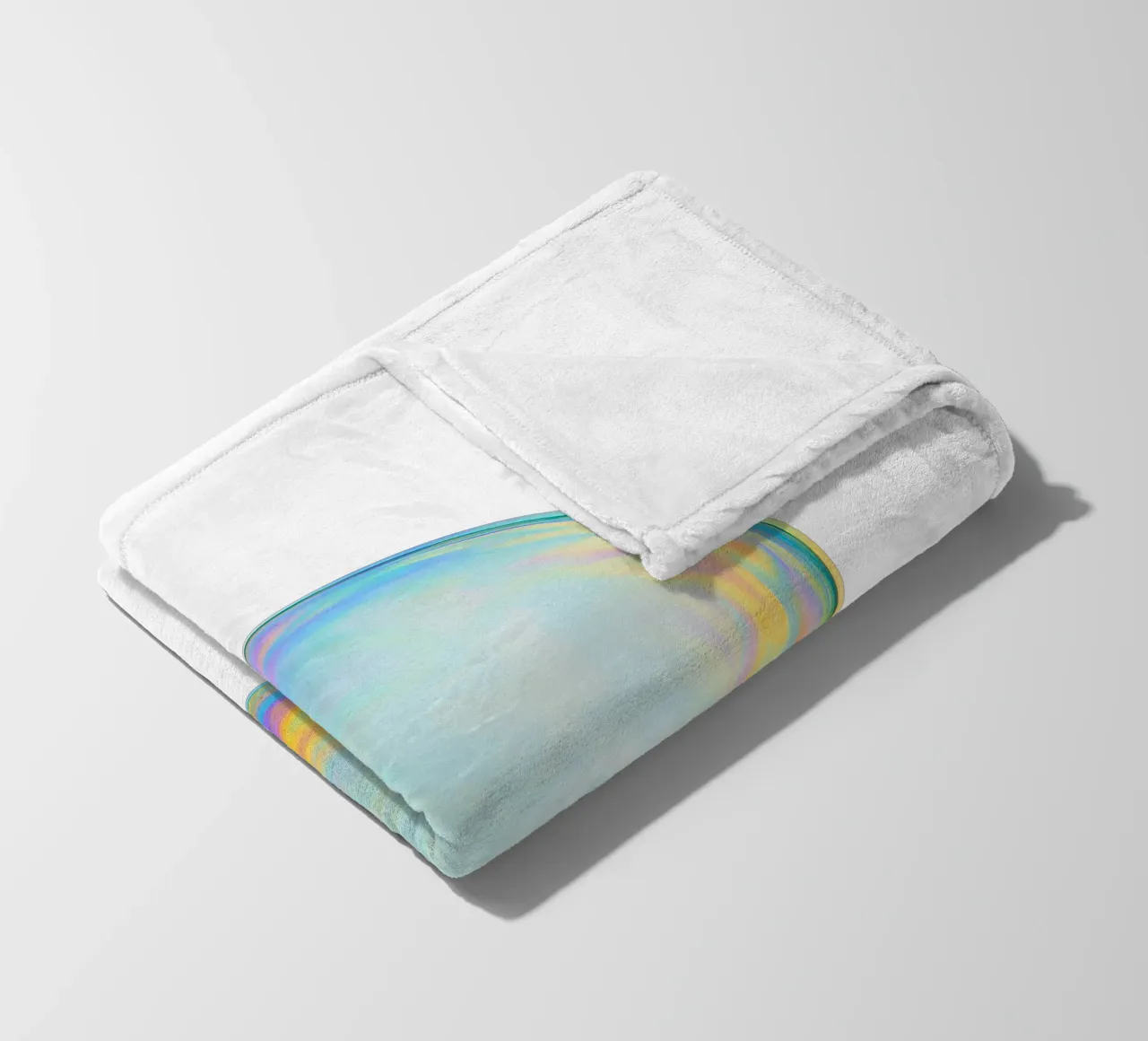 Bolla di sapone colorata e iridescente coperta in pile da Katja Stehle Design