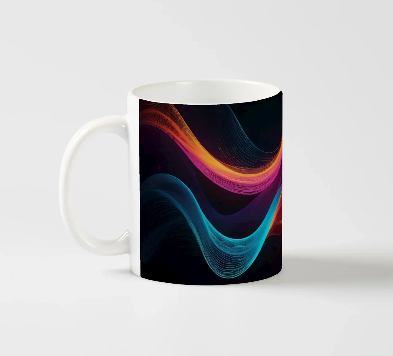 Levendige abstracte golven van kleur creëren een dynamisch beeld keramische mok van DesignDoodle