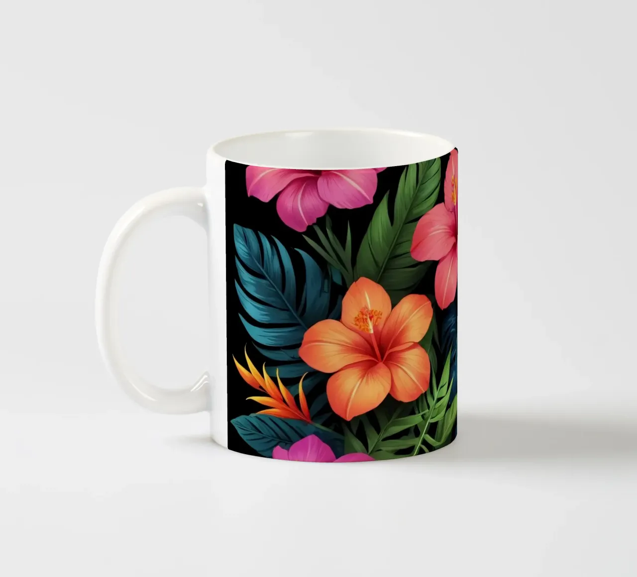 Vibranti fiori tropicali si combinano in un'esposizione artistica tazza in ceramica da DesignDoodle