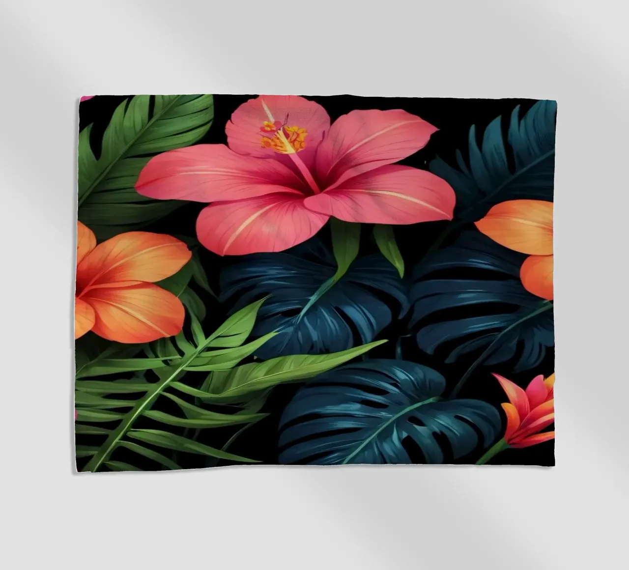 Vibranti fiori tropicali si combinano in un'esposizione artistica telo mare da DesignDoodle